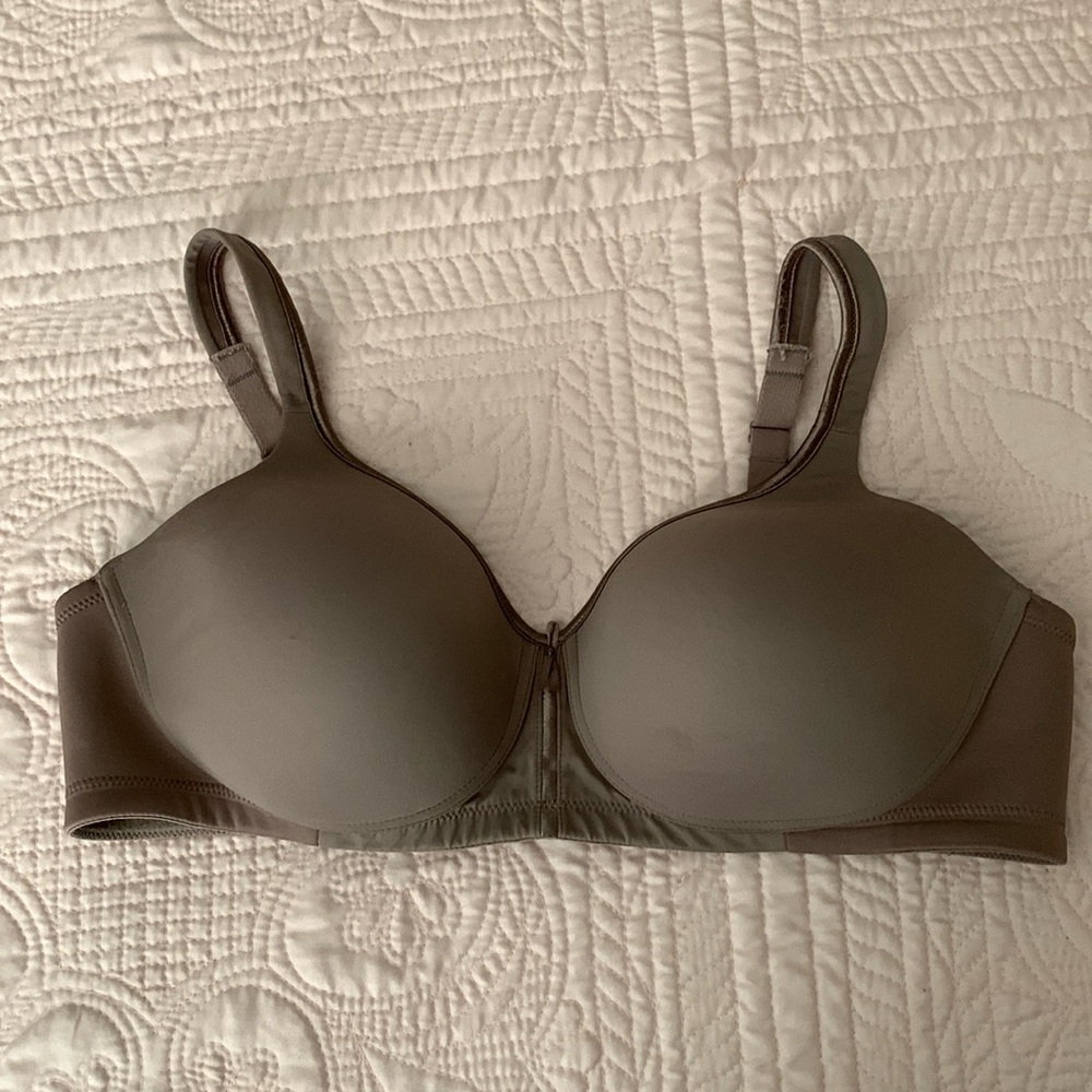 Vanity Fair Women's Body Caress Full Coverage Convertible Bra 40 B wire free EUC